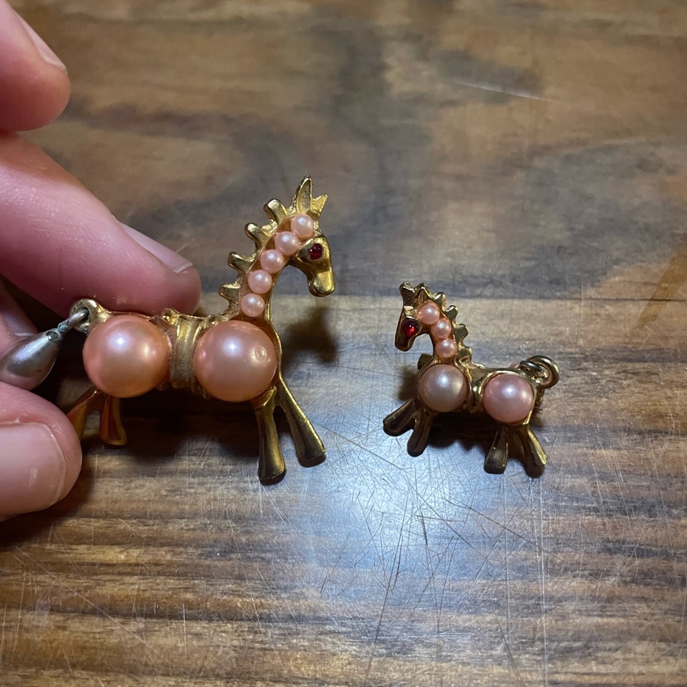 Vintage Gold and Pink Giraffe Brooch Set